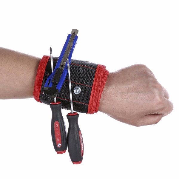 Magnetický náramek na ruku pro kutily